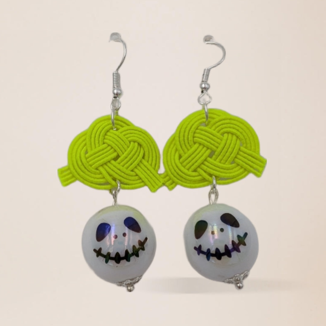 perles acryliques visage de crâne souriant & nœud Awaji