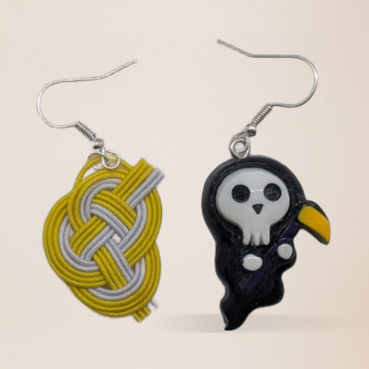 pendentif faucheuse avec faux jaune & nœud Awaji
